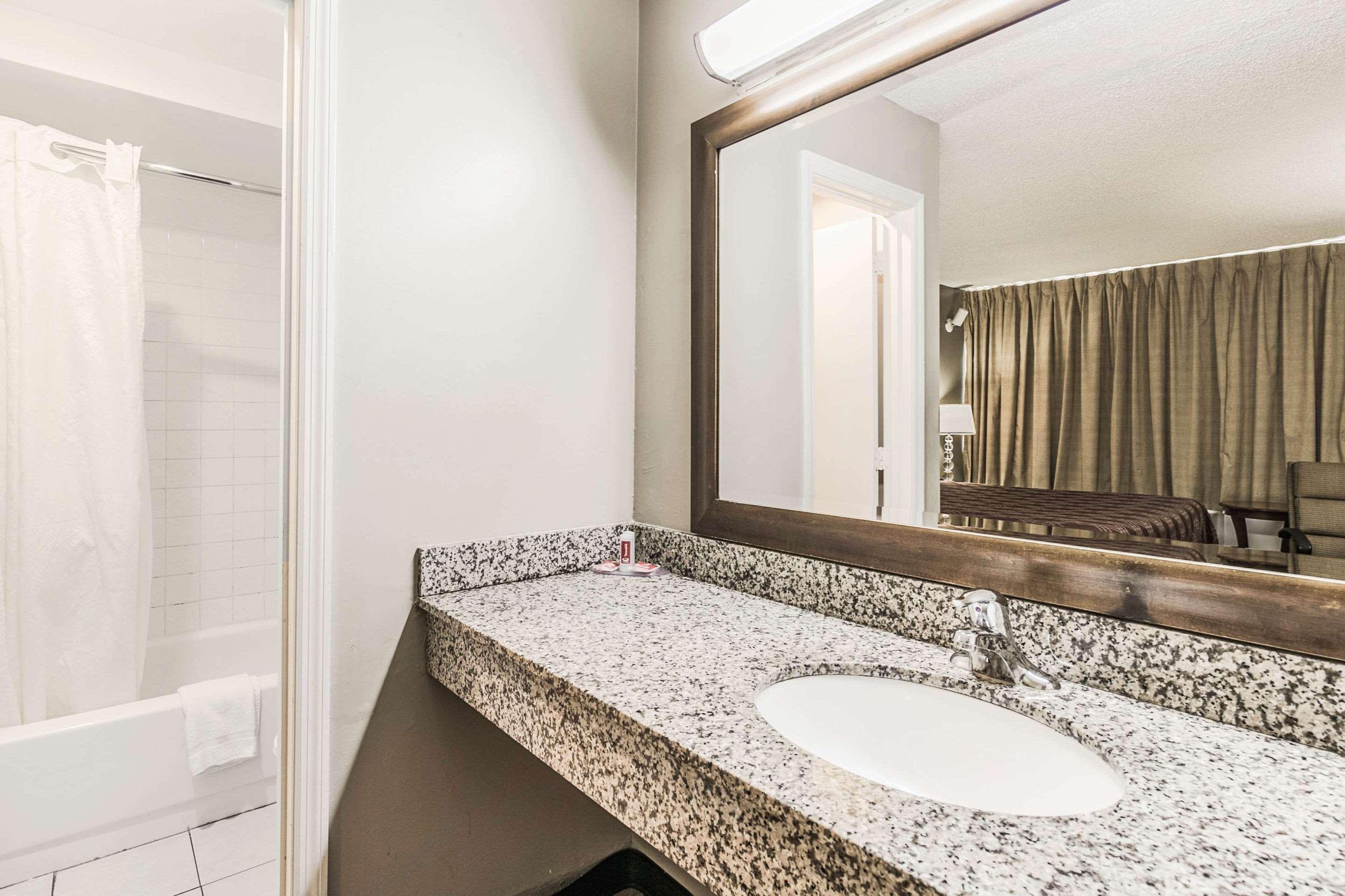 Econo Lodge North Tallahassee Ngoại thất bức ảnh
