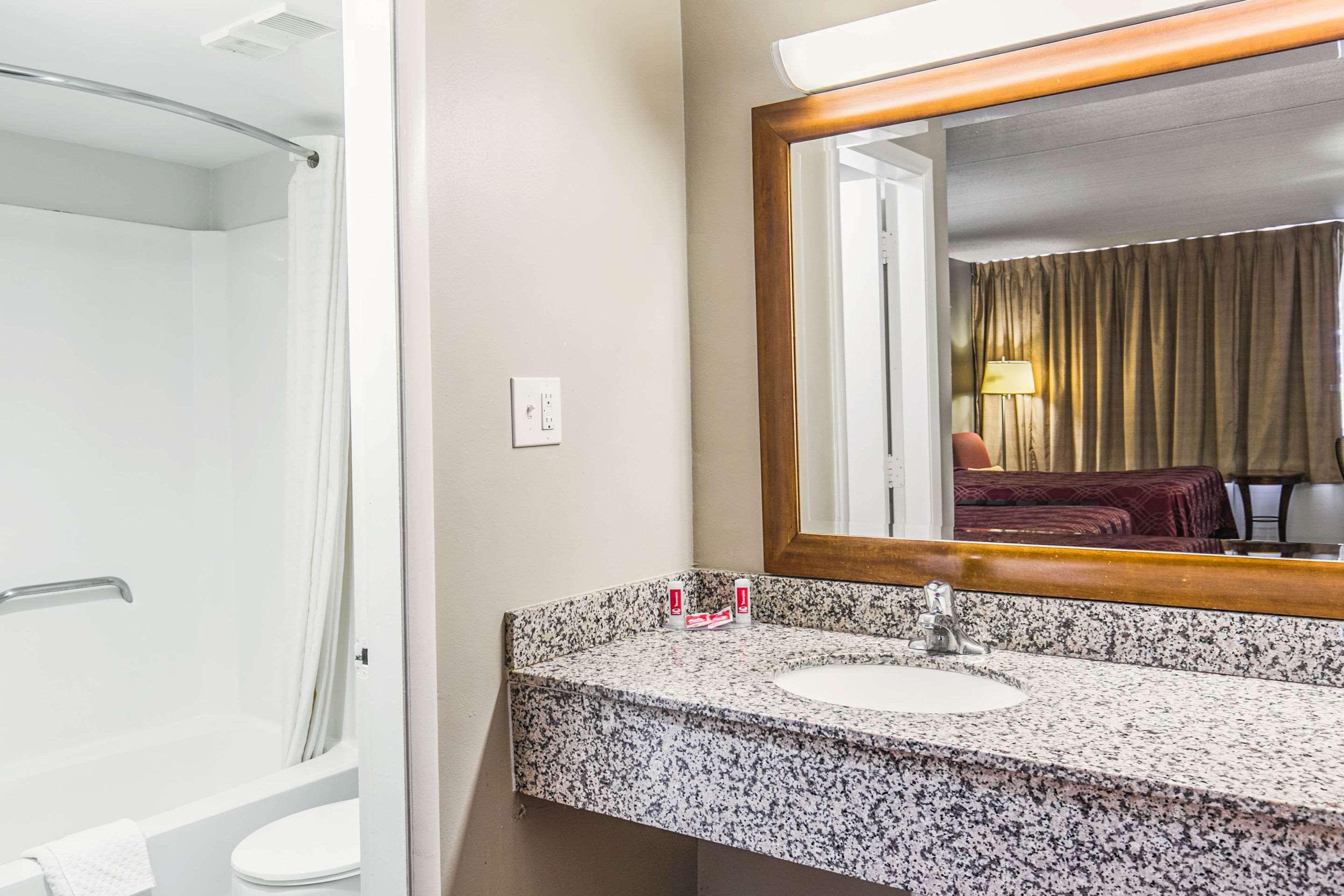 Econo Lodge North Tallahassee Ngoại thất bức ảnh